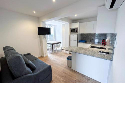 T2F - Best place in Cala-Montgo beach apartment with 2 Beds, Air Conditioning and private Parking