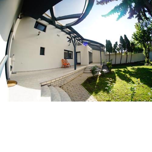 Tacskó apartmanház
