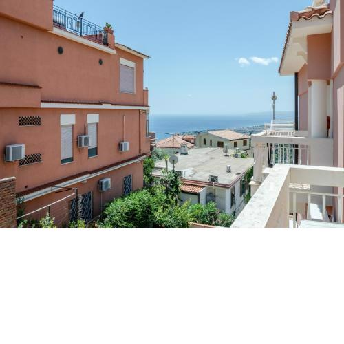 Taormina Sea View Studio with Parking