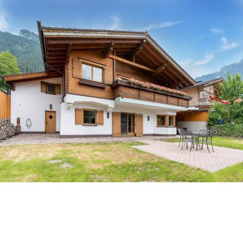 Tasteful holiday home in Maurach am Achensee
