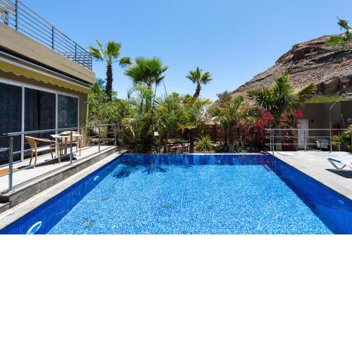 Tauro Apartments Gardens & Serenity