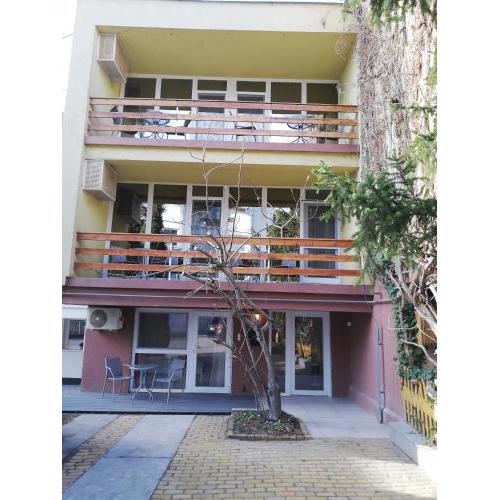 Tavaszház Apartmanok