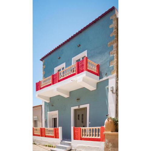 Teacher's House Traditional maisonette luxurious renovated Near beach and city center