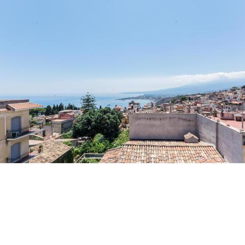 Teatro Greco Balcony Apartment