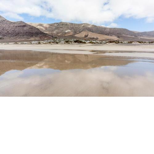 TEMISA FAMARA BEACH