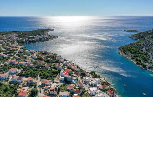 Ten-Bedroom Holiday Home in Razanj