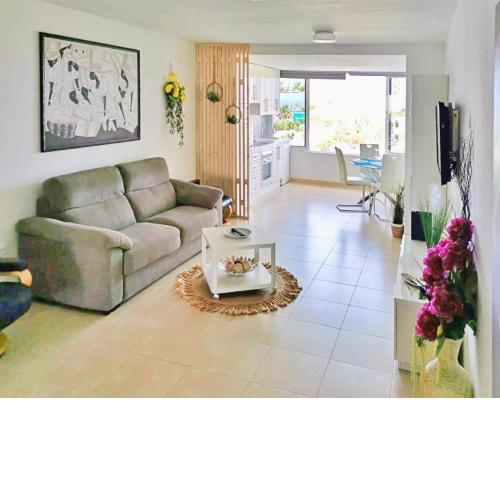 Tenerife Las Americas - wide apartment by the sea with garden and pool