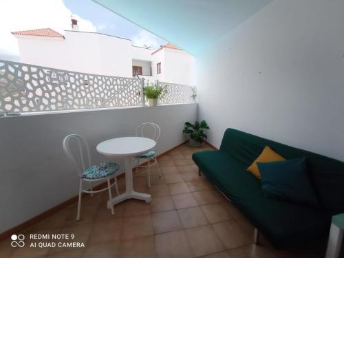 Tenerife Sweet Home, Cheap and Clean, Pool, Beach, WiFi, Quite