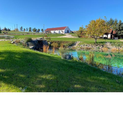 Tenger-szem Panzió, Bisztró és Lovasudvar