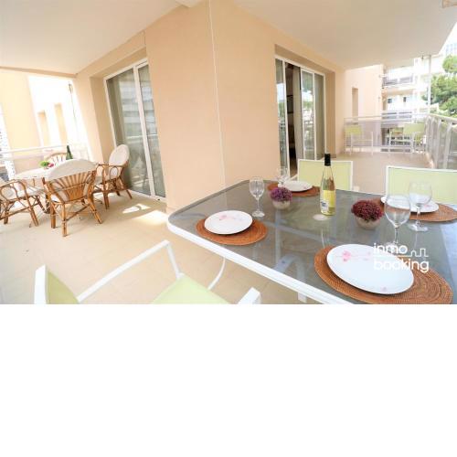 TENOR FLETA SALOU APARTMENTS
