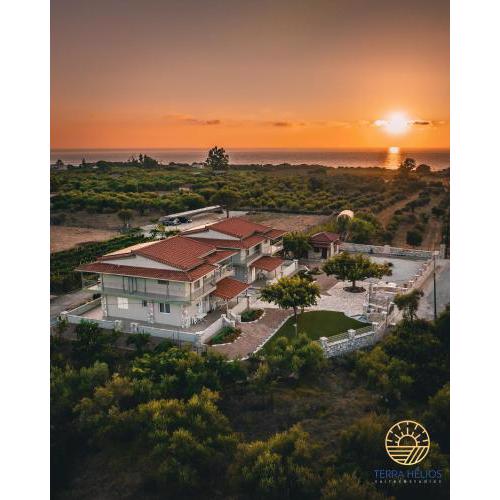 Terra Hélios Suites & Studios