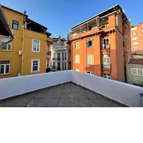 Terrace Flat in Center Istanbul