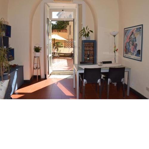 Terrace Flat in central Naples