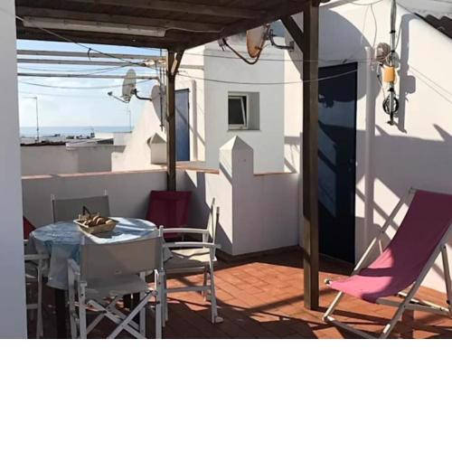 Terraced house in tranquil location in Conil center, sleeps 4. Huerta Enmedio 15