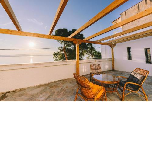 Thalassa House
