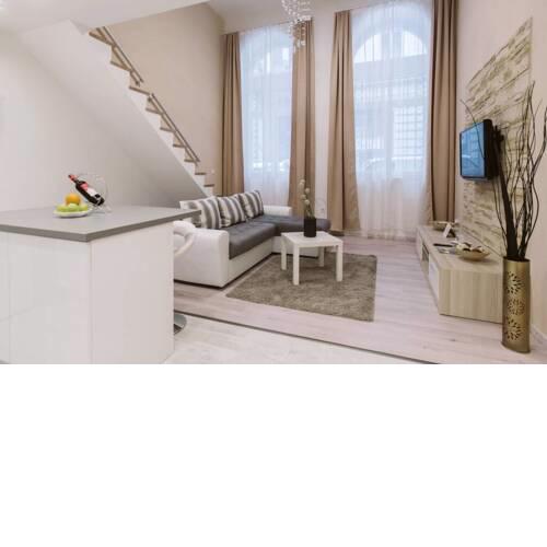 The Andrassy Avenue Apartment with AC