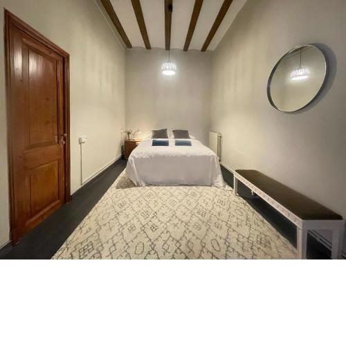 The best room in the Gothic quarter with suite bathroom