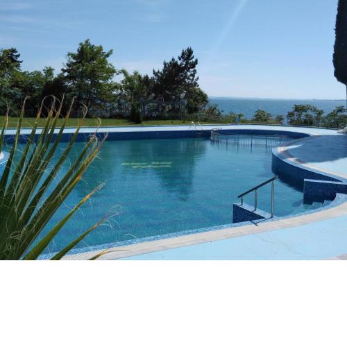 The Blue Studio ~ In a complex next to the beach