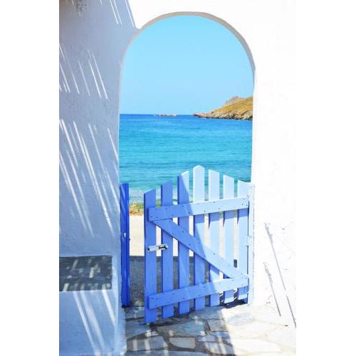 The charming Beach House, ideal for 4 to 5 people