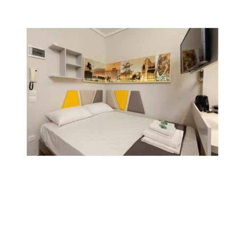 The City of Thessaloniki in a cozy studio