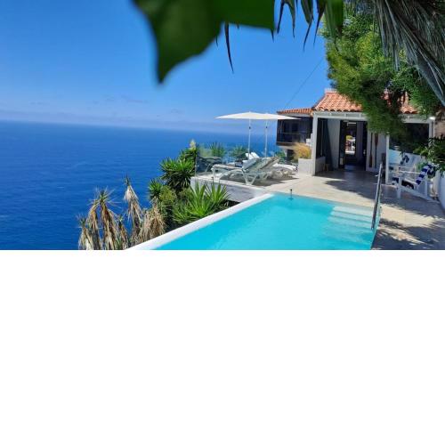 The cliff casa marag