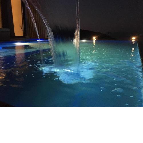 The Diamond of Kriaritsi "private pools & hydromassage"
