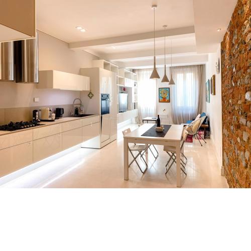 The Duomo exclusive -43 passi dal Duomo-