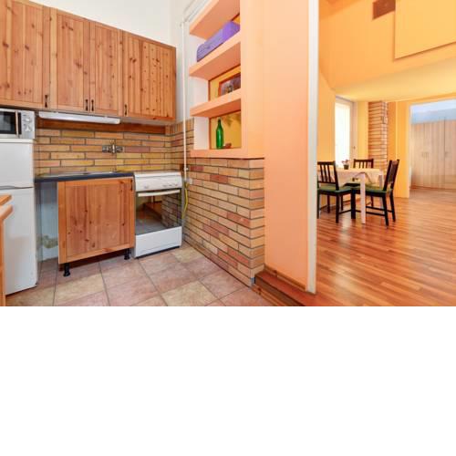 The GreeNest - Downtown Vintage Lodging