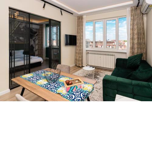 The Heart of the City Center Lux Apartment 2