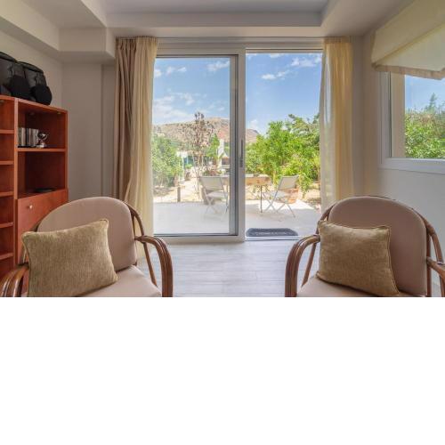 The Holiday House 1