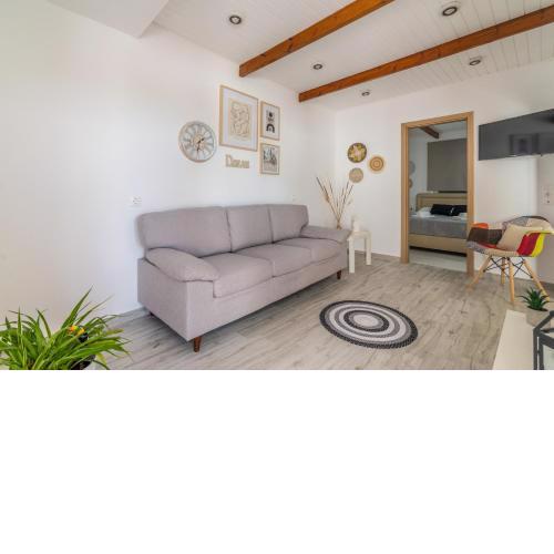 The Holiday House 4