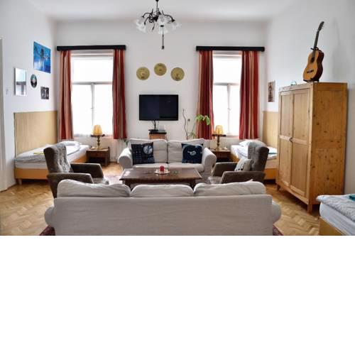 The House of ROCK! Central Big Flat For 11 Guests