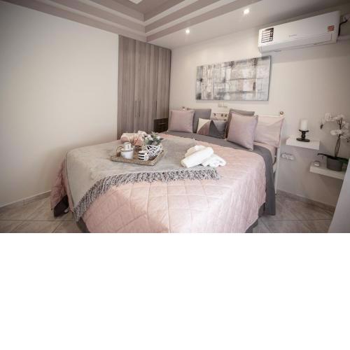 'The Ivory' House Project In Athens