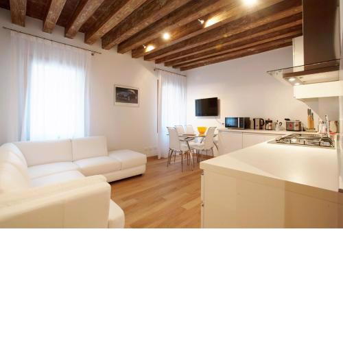 The Lion's House APT2