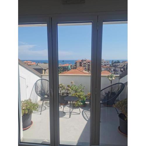 The Nordic Loft - mare a 400m e parcheggio privato
