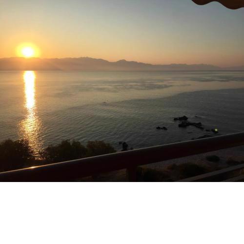 The Pearl Seaview Apartment, 10sec Walk To The Sea