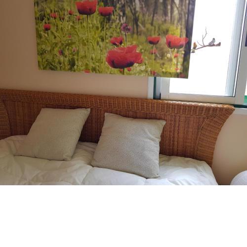 THE POPPIES Private Suite 100m Beach - Welcoming Cava included!