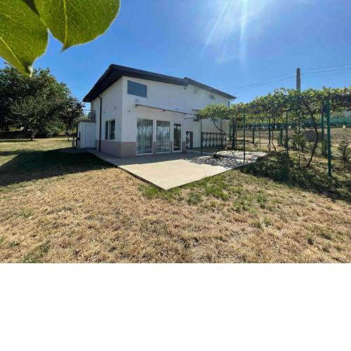 The Retreat Private 4BR Villa with Garden