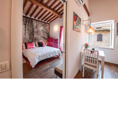 The secret nest in San Gimignano