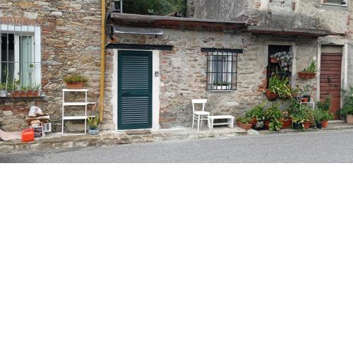 The small waterfall house, la cascatella
