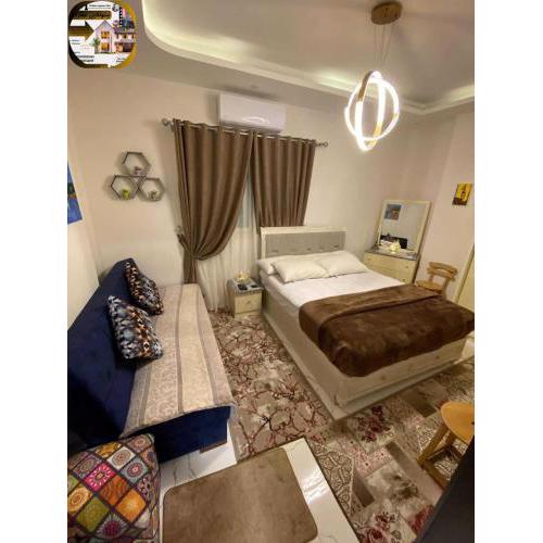 The studio is in the most luxurious places, fully furnished by a hotel