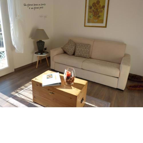 THE SUNFLOWER APARTMENT