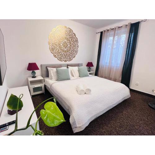 The Townhouse Luxury Suite