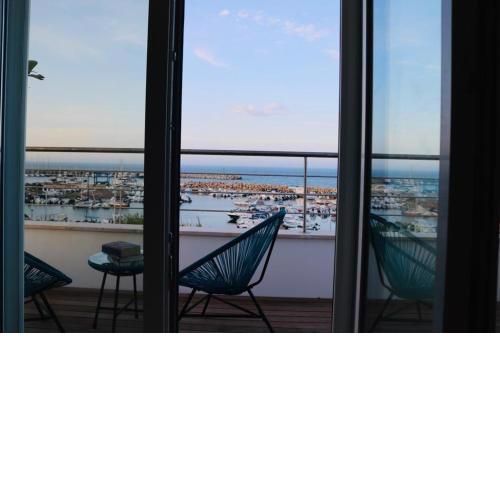 THE VIEW B&B, terrace & more