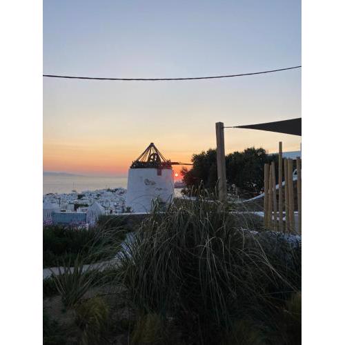 THE VIEW OF MYKONOS