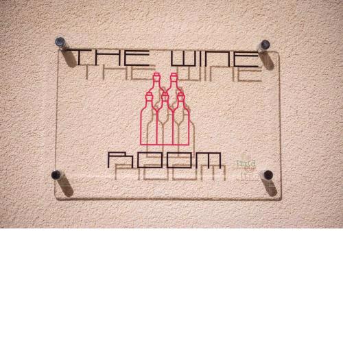 THE WINE ROOM
