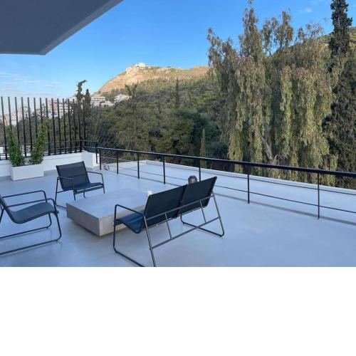 The World is Beautiful - Cozy Rooftop in Kolonaki!