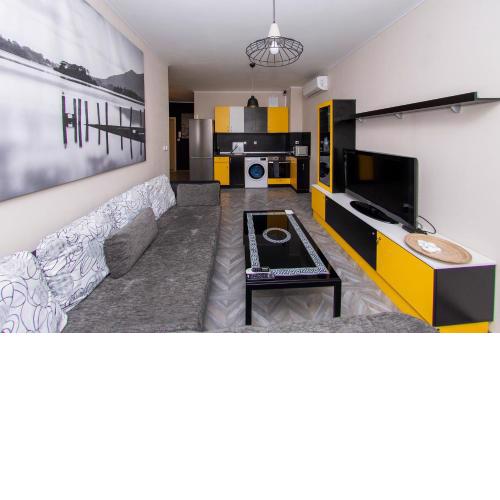 The yellow appartment