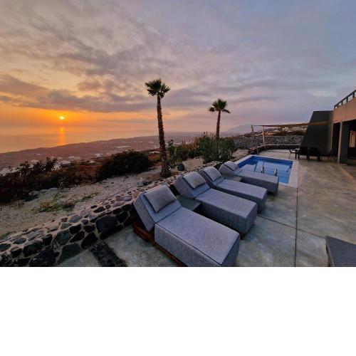 Theano Cave Suites & Villas