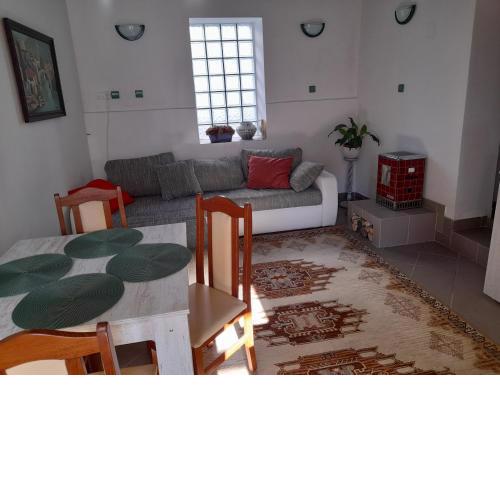 Thelena Apartmant 2